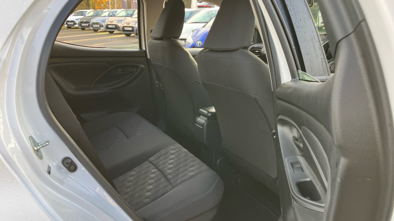 Toyota Yaris 1.5 Hybrid Icon 5dr CVT Hybrid Hatchback